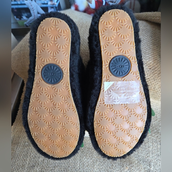 UGG Fluff Yeah Slide Black Sheepskin Womens 6 - Picture 5 of 9